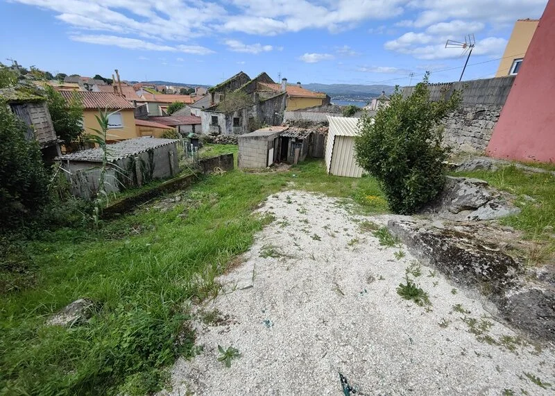 Terreno urbano en Rianxiño, 321 m²