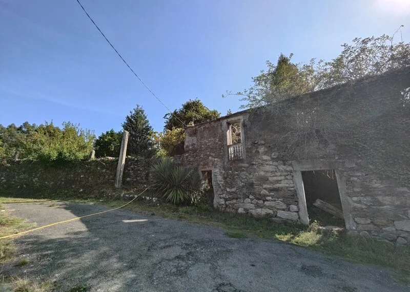 Finca mixta con casa de piedra