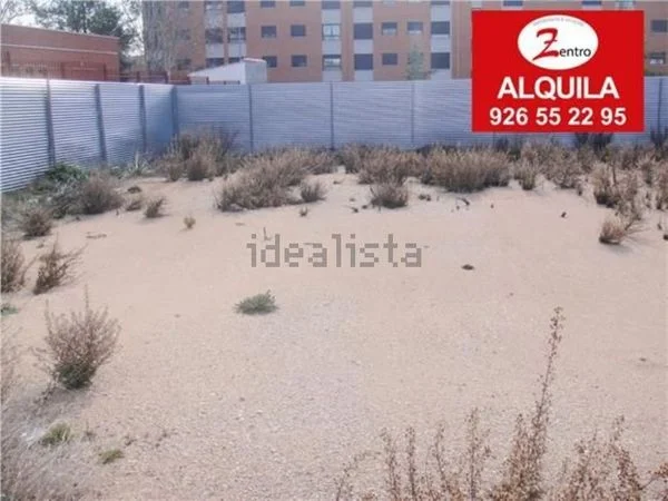 Solar urbano comercial junto al hospital
