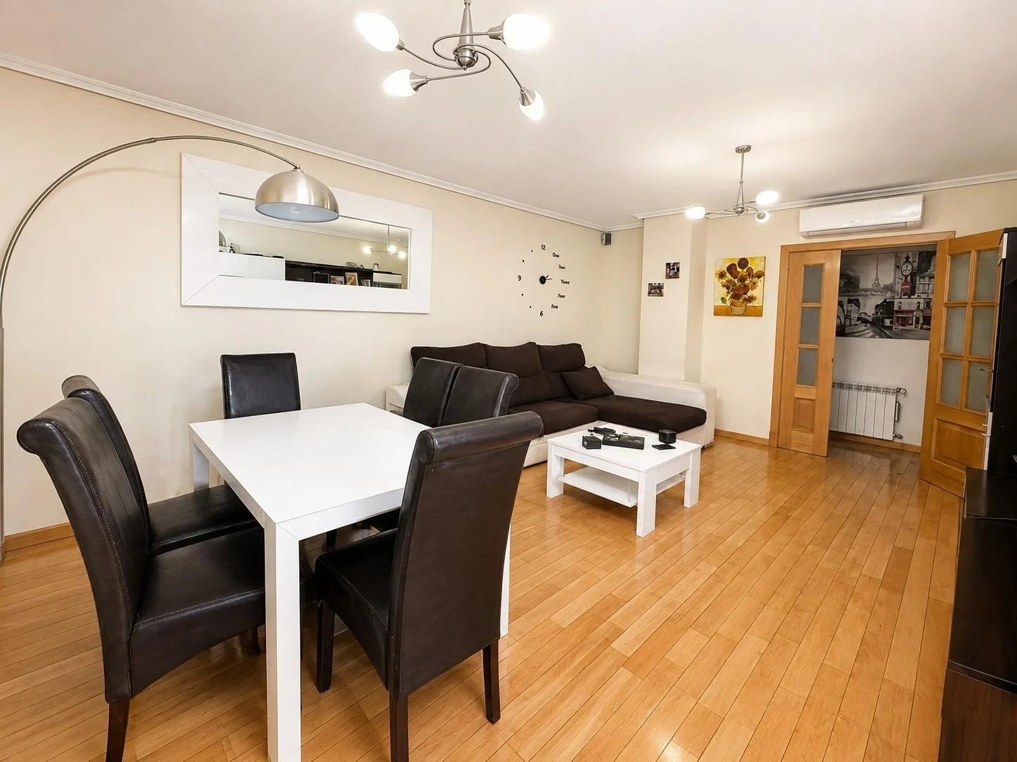 Spacious El Quiñón flat, three bedrooms