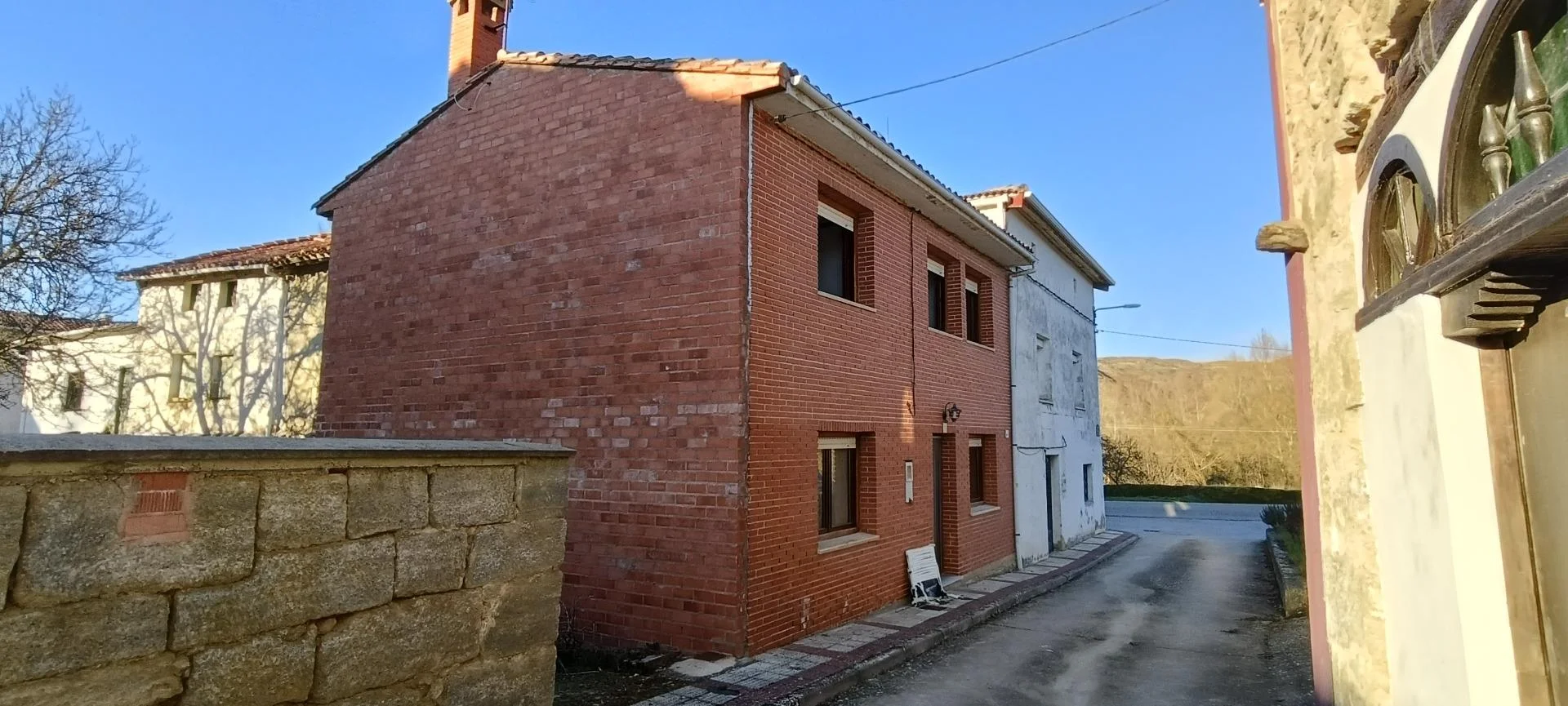 Renovated Oca Valley house, 150 m²