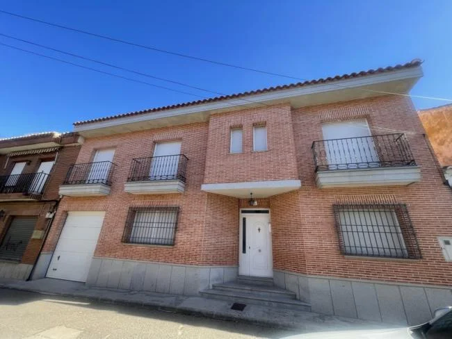 New-build Ajofrín house, 5 bedrooms