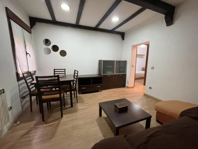 Historic-centre flat with private patio