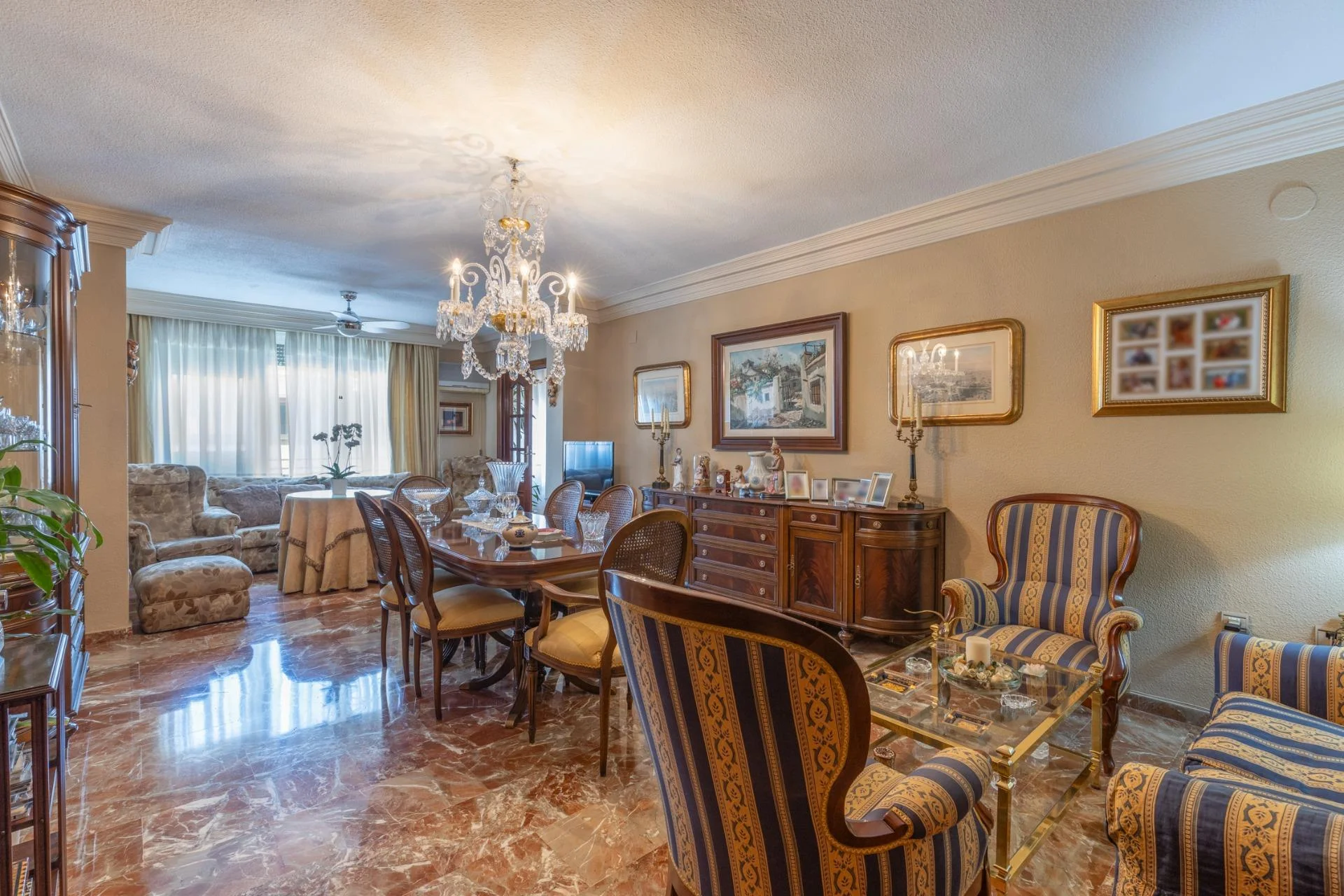 Renovated central flat, 141 m²