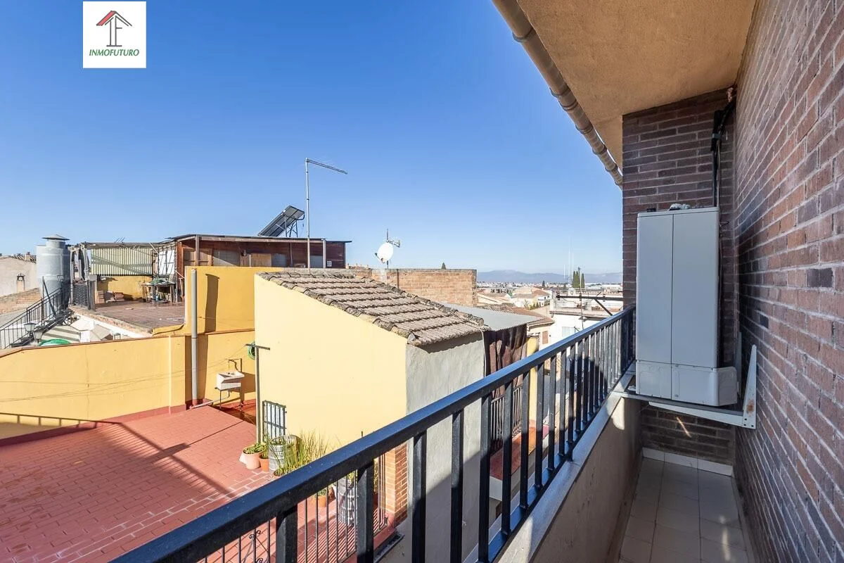 Piso reformado en Ogíjares, tres habitaciones