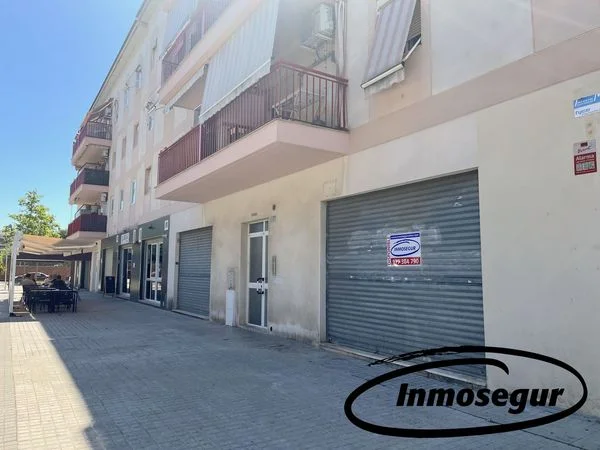 Street-front commercial unit in Campclar