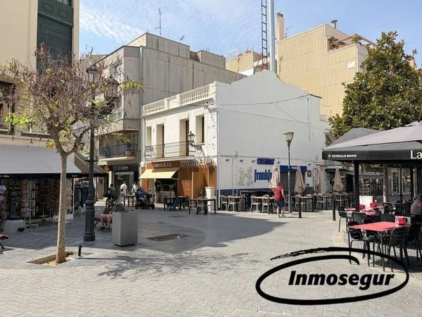 Edificio mixto alquilado en el Port