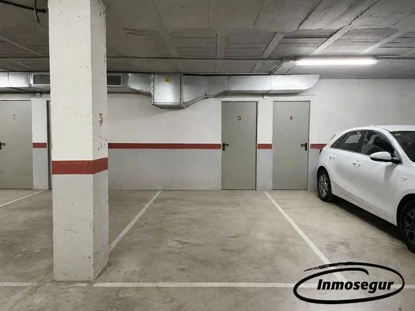 Large-car garage in Vilafortuny