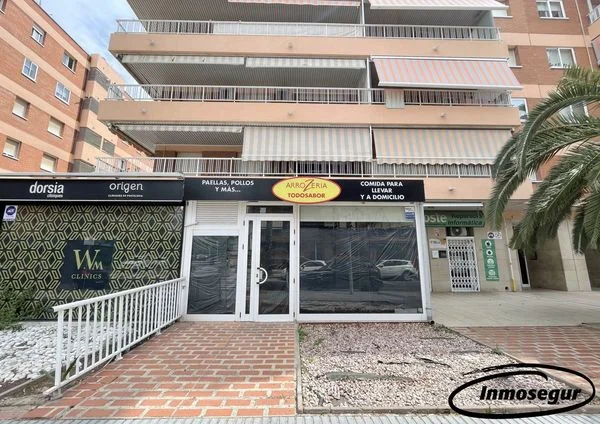 Street-front commercial unit in Salou