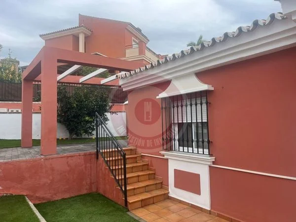 Multi-level chalet in Viña Málaga