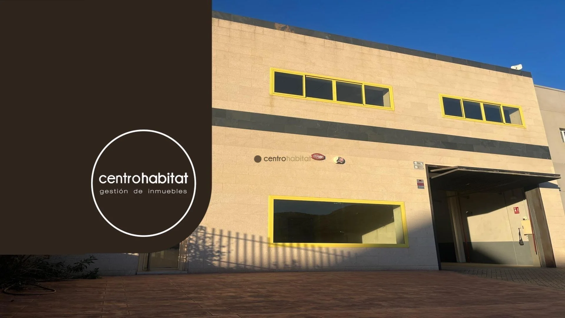 Two-storey industrial warehouse in Campo Alto
