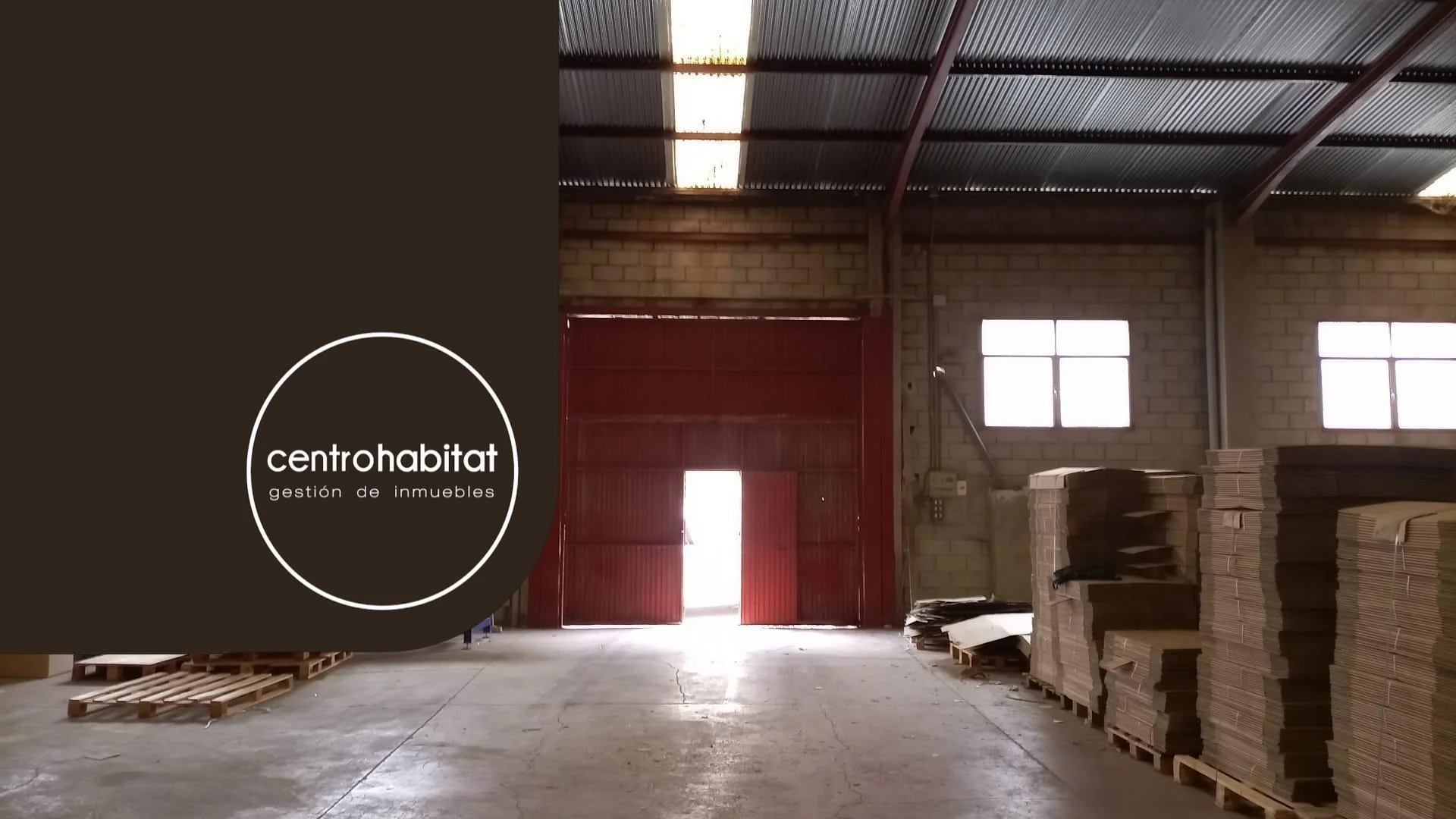 Industrial warehouse in Elda, 604 m²