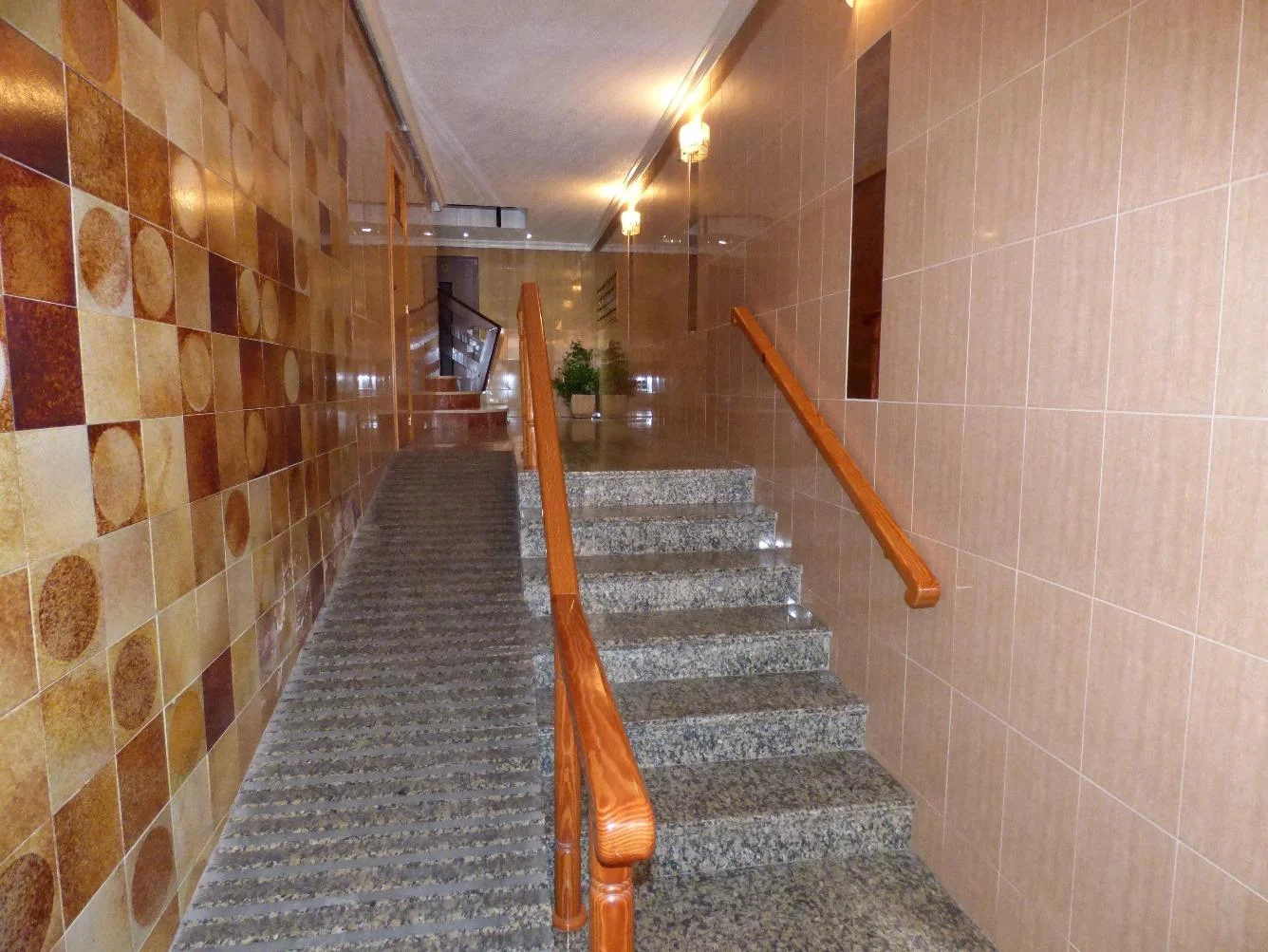 Central Elda office with elevator