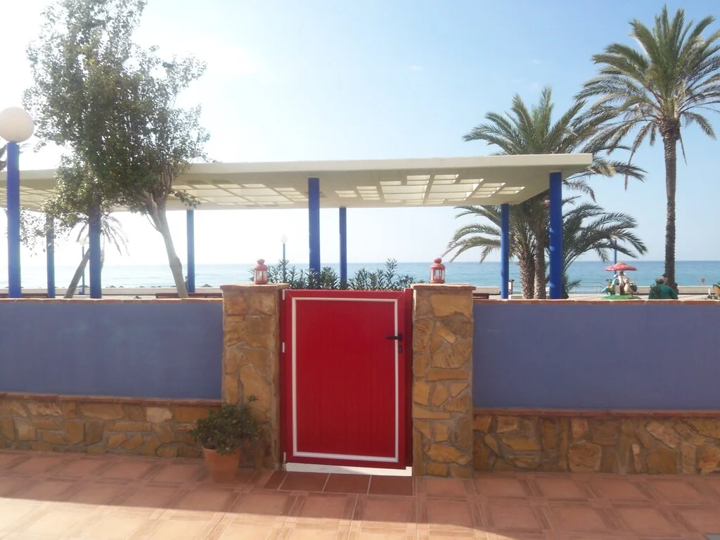 Renovated beachfront villa, four bedrooms