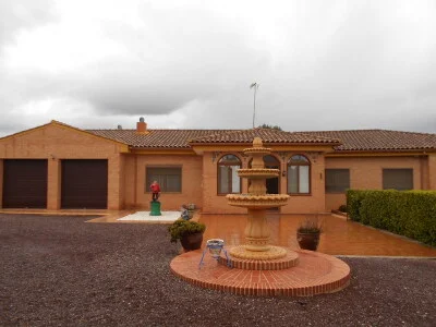 Chalet with pool and 4 bedrooms