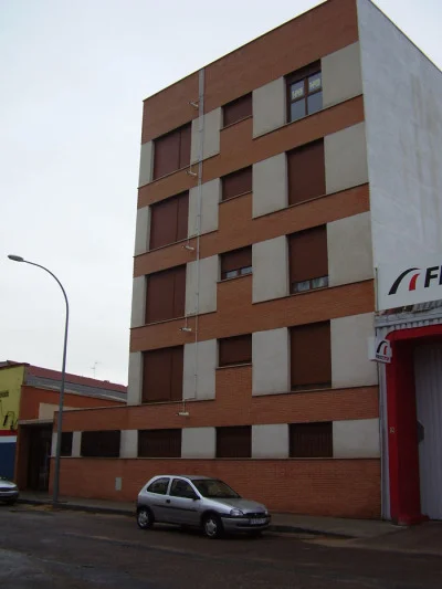 University-zone flat with three bedrooms