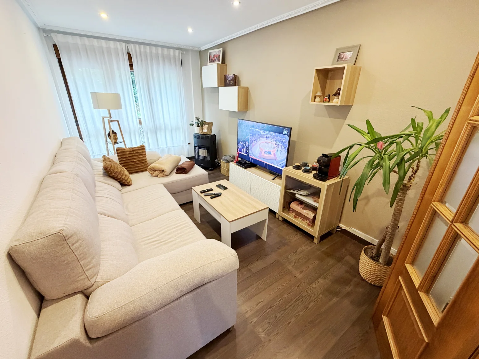 Reformed Cudillero flat, three bedrooms