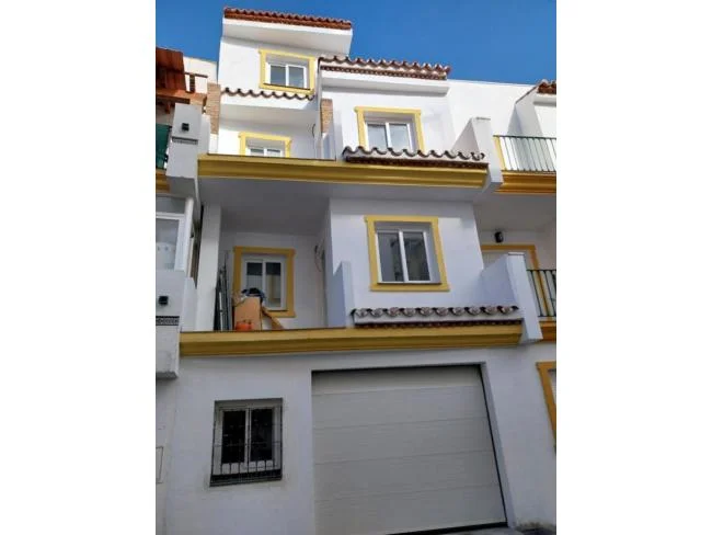 Reformed Estepona townhouse, 270 m²