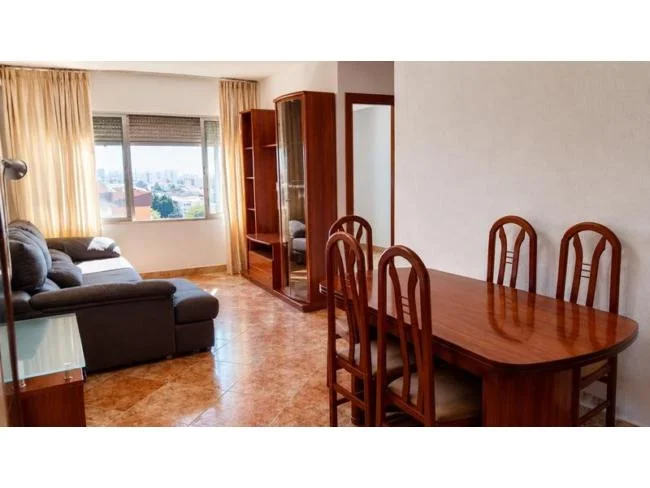 Ninth-floor Málaga flat, three bedrooms