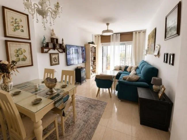East-facing flat with terrace, Sabinillas