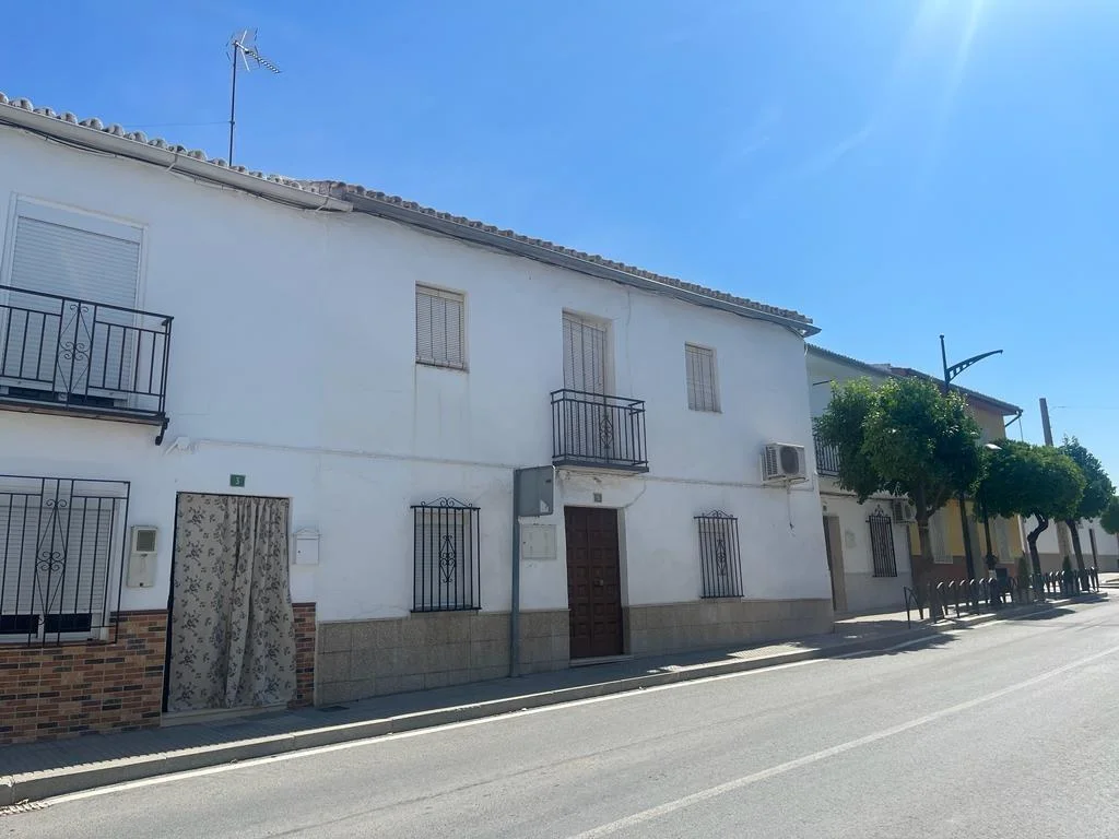 Casa para reformar cerca de Lucena, 4 habitaciones