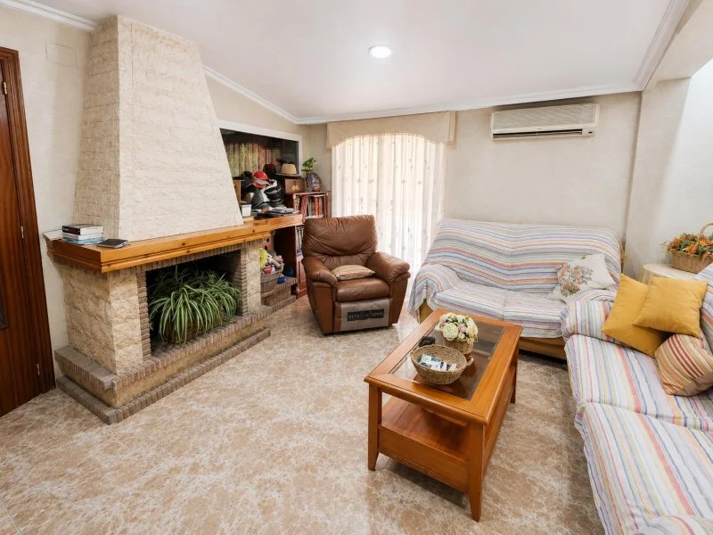 Reformed Carrús Este flat, three bedrooms