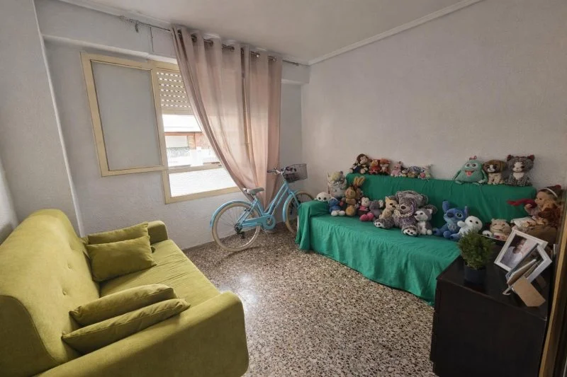 Spacious central flat, four bedrooms