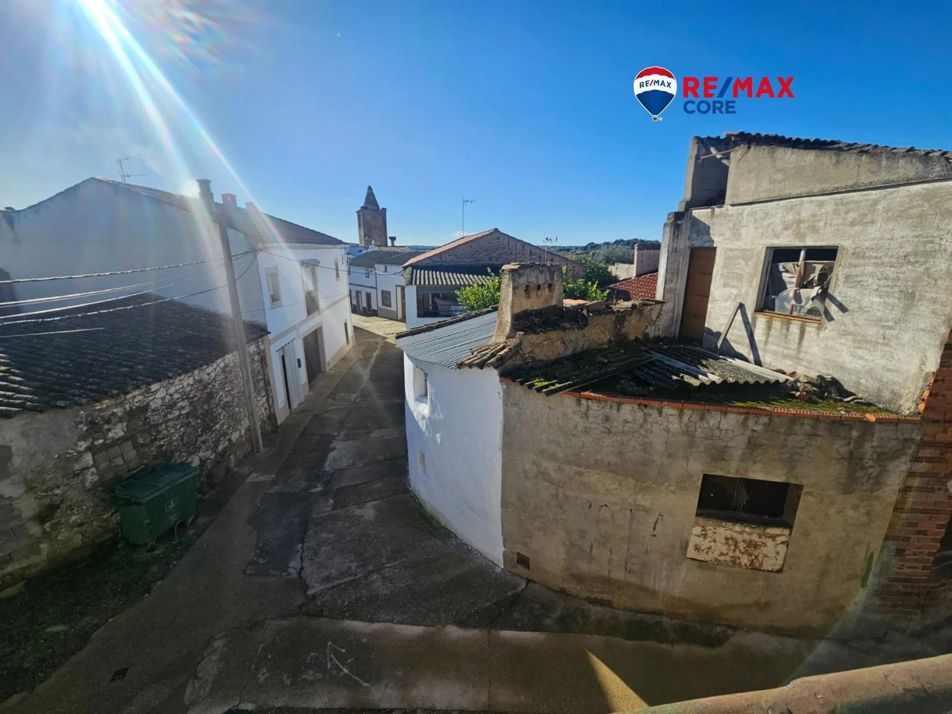 Large Villamesias house with patio