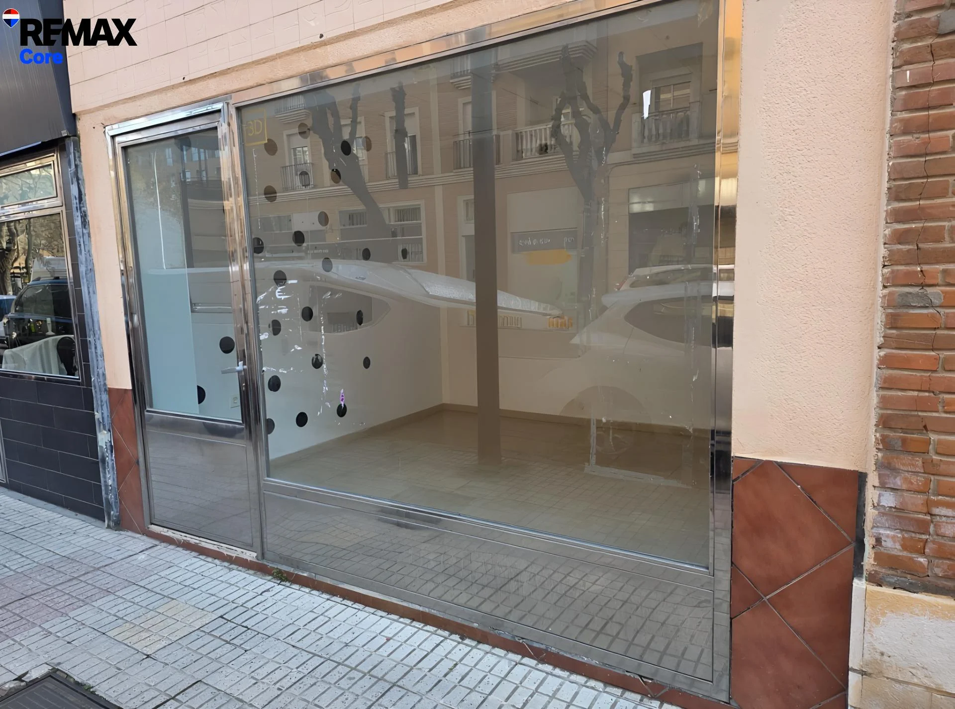 Reformed commercial unit in Centro