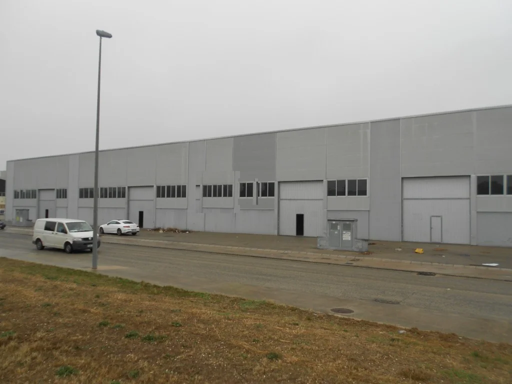 Industrial complex in Chiva, four units
