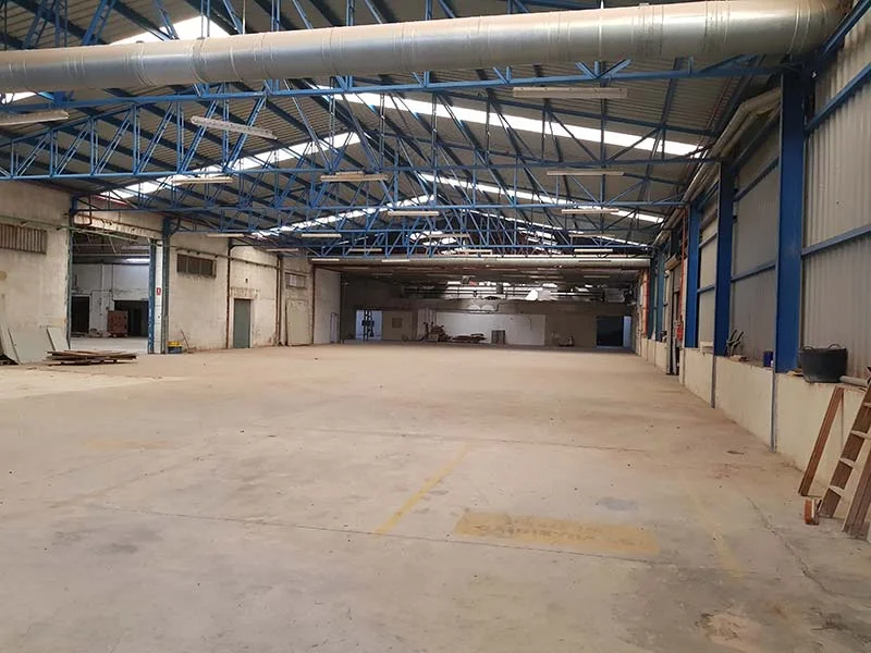 Industrial warehouse in Alzira, 5,000 m²