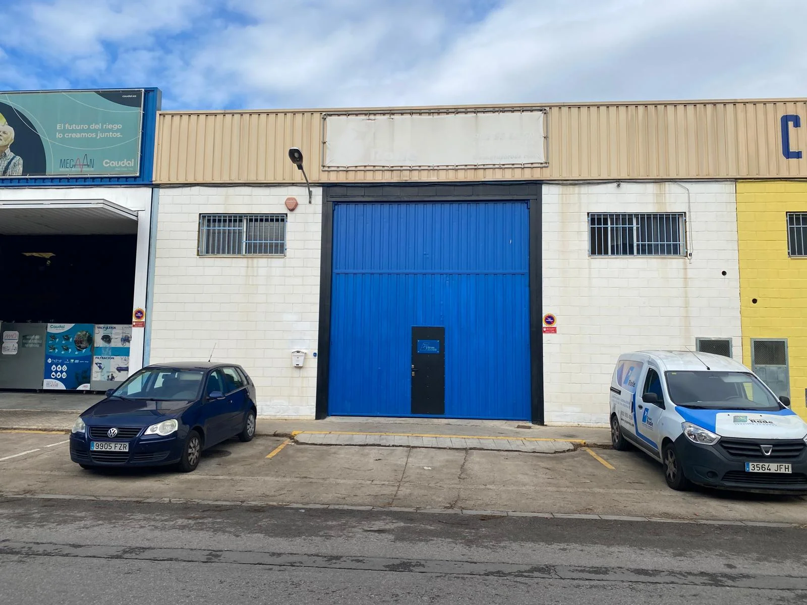 Industrial warehouse with 5T crane