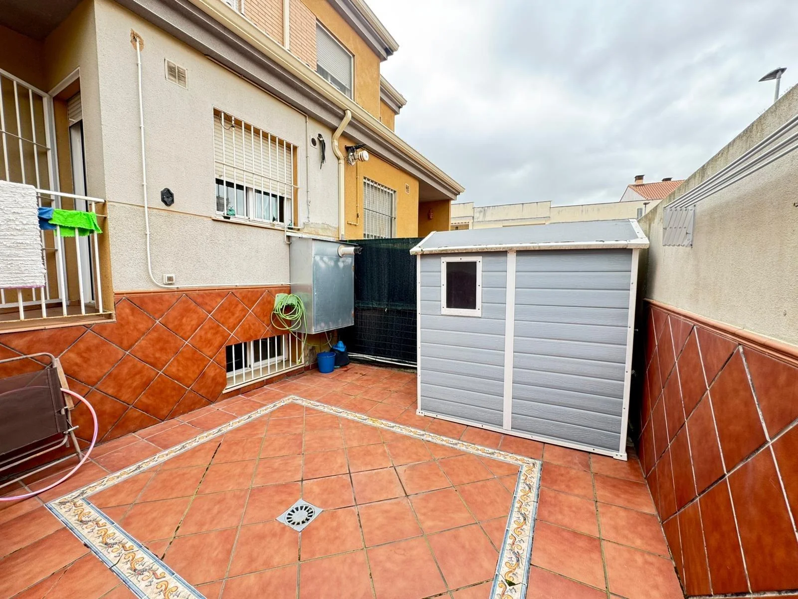 Move-in townhouse with communal pool