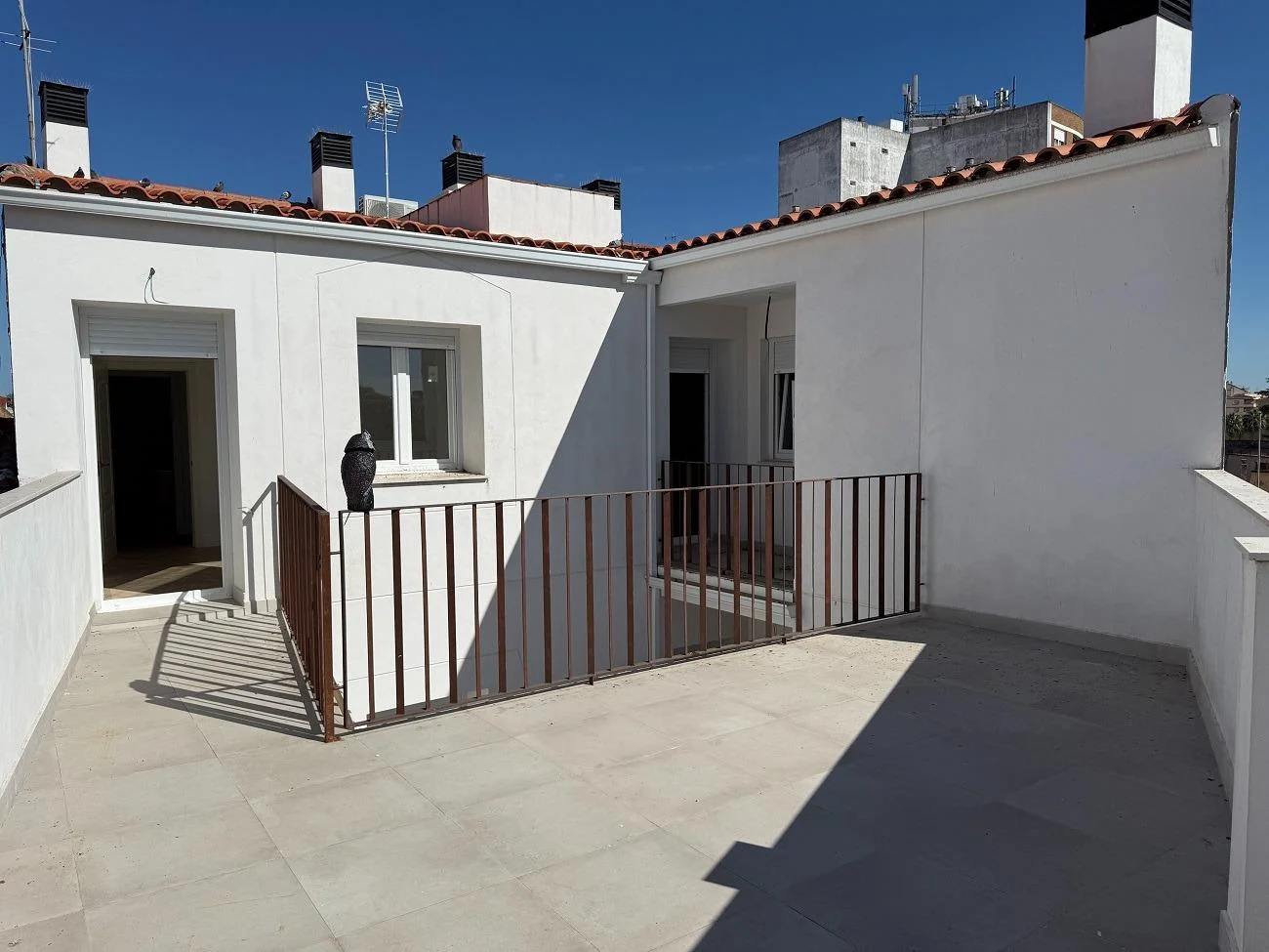 Vivienda reformada de un dormitorio y gran terraza