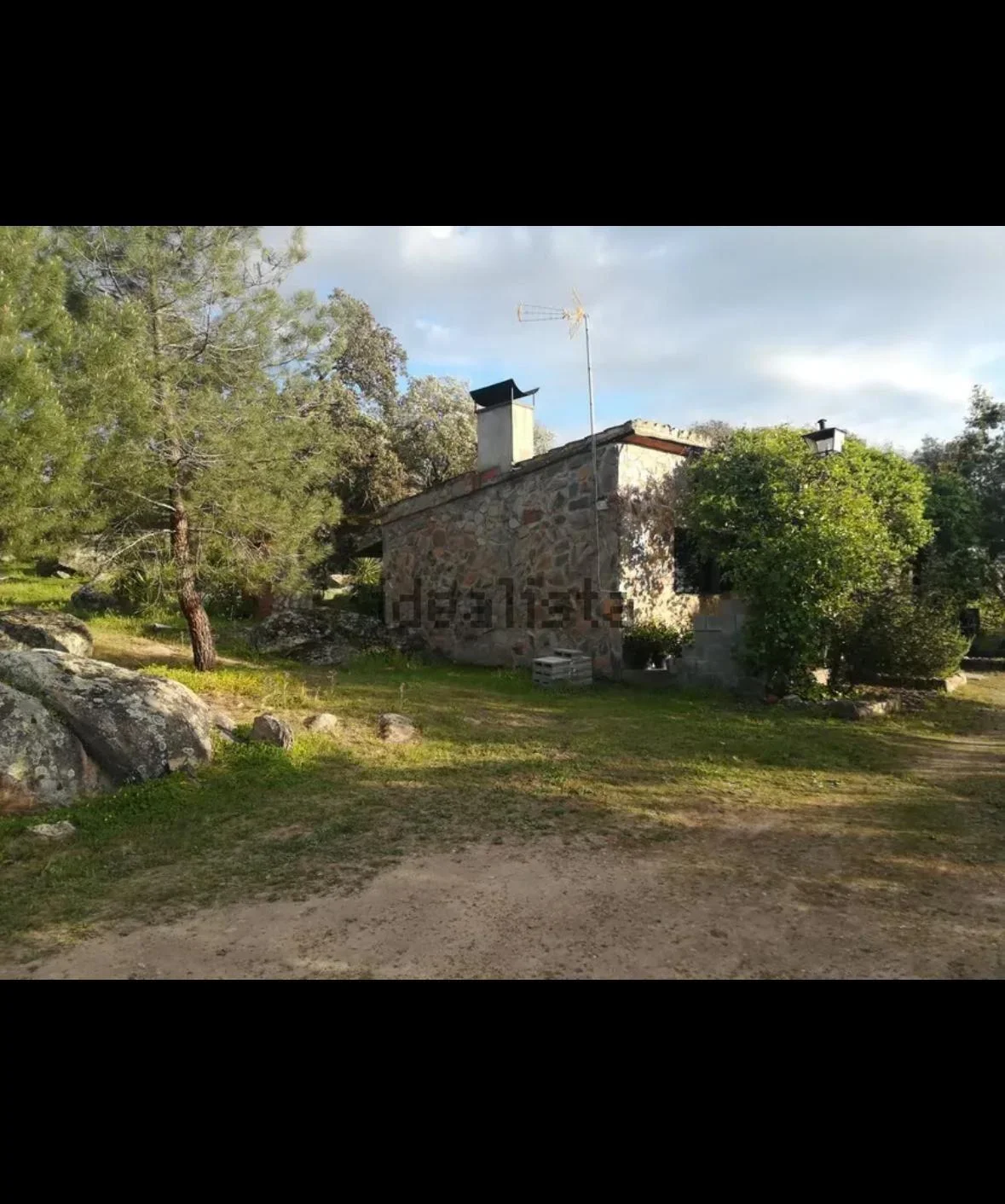 Detached house on 18,000 m² plot