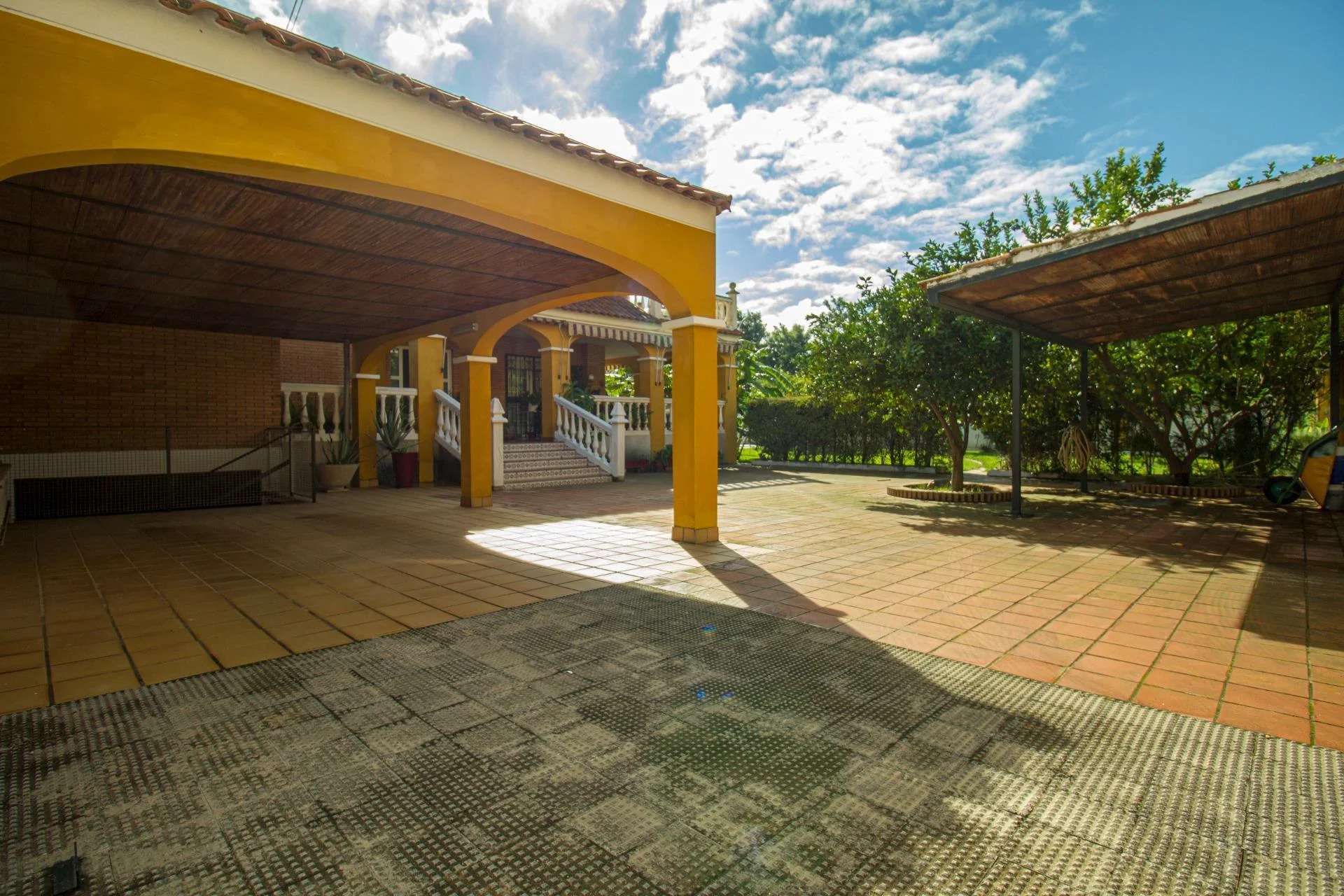 Chalet independiente de siete dormitorios en Guadiana