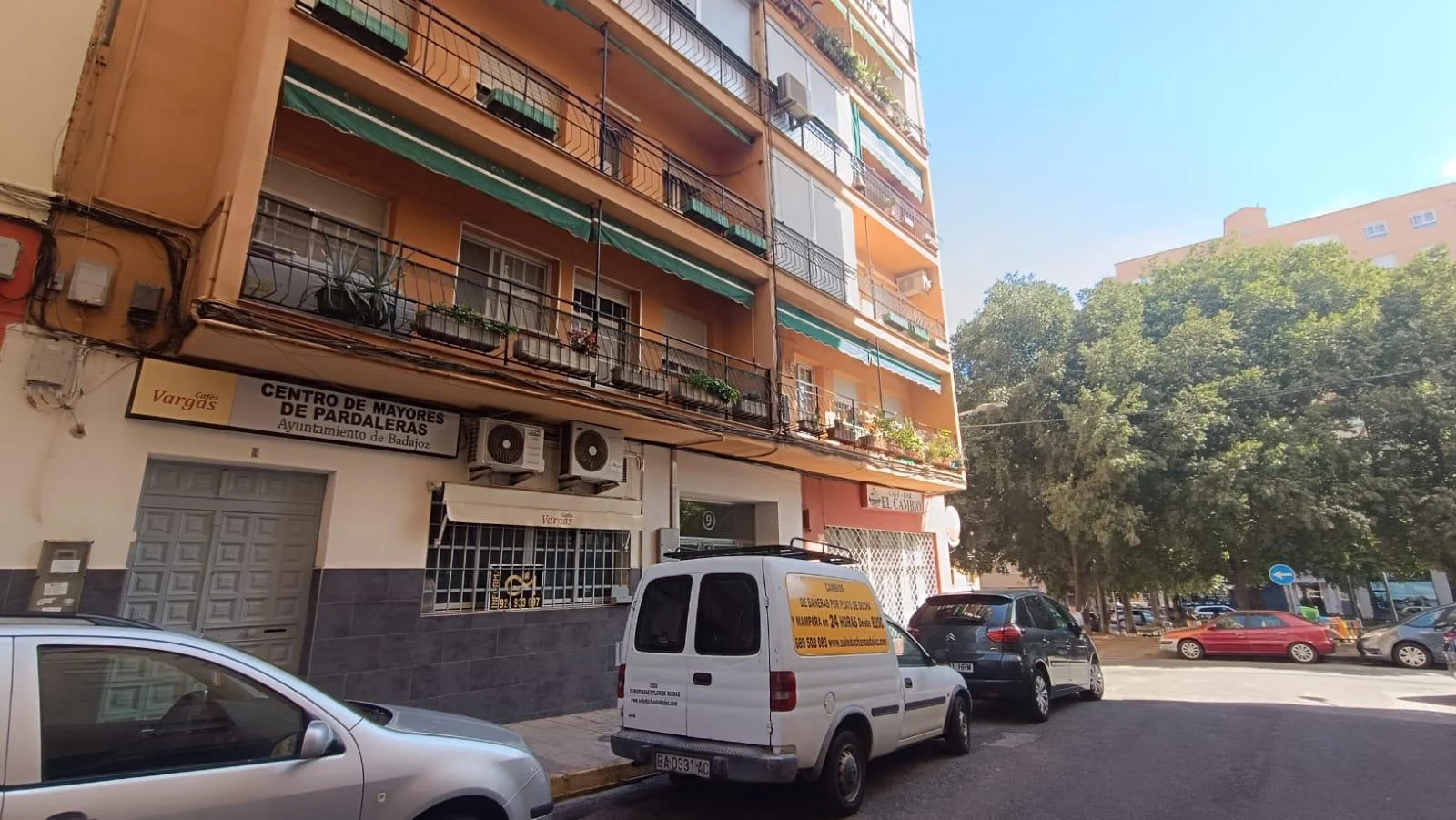 Versatile 175 m² commercial unit, Centro