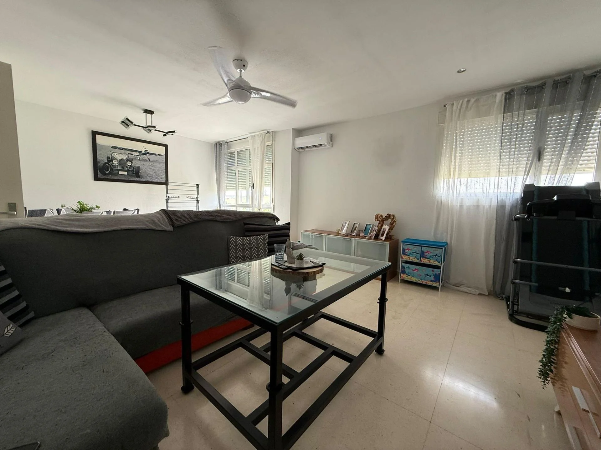 Bright exterior flat, three bedrooms