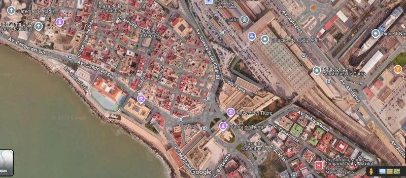 Bare ownership flat near Cádiz beach