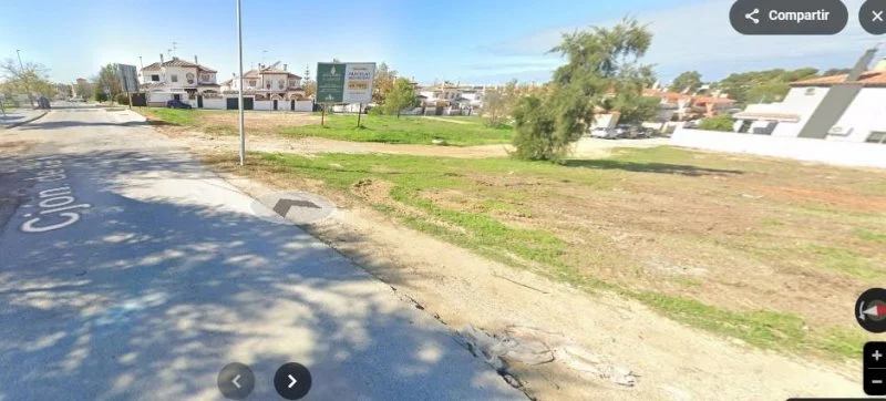 Urban 802 m² plot in Marquesado