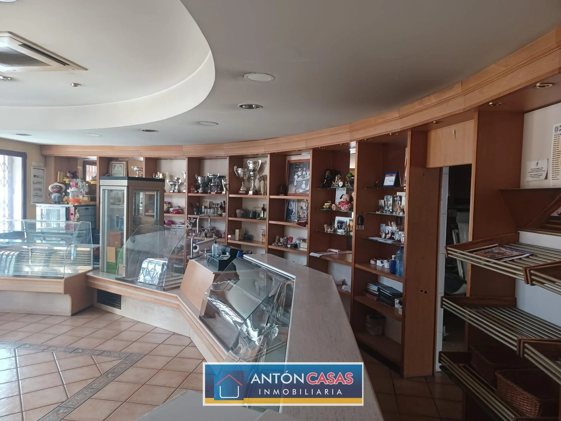 Operating bakery premises in Monforte