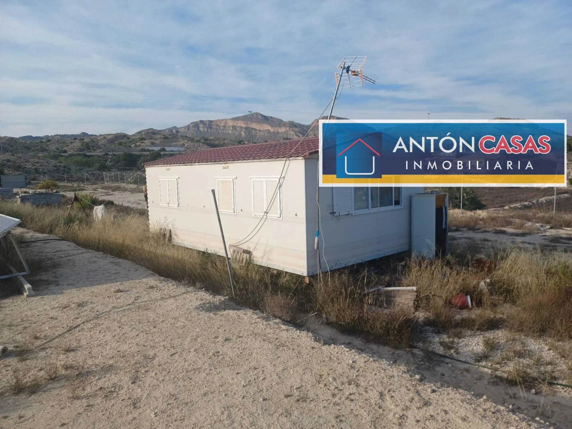 Large plot with mobile home