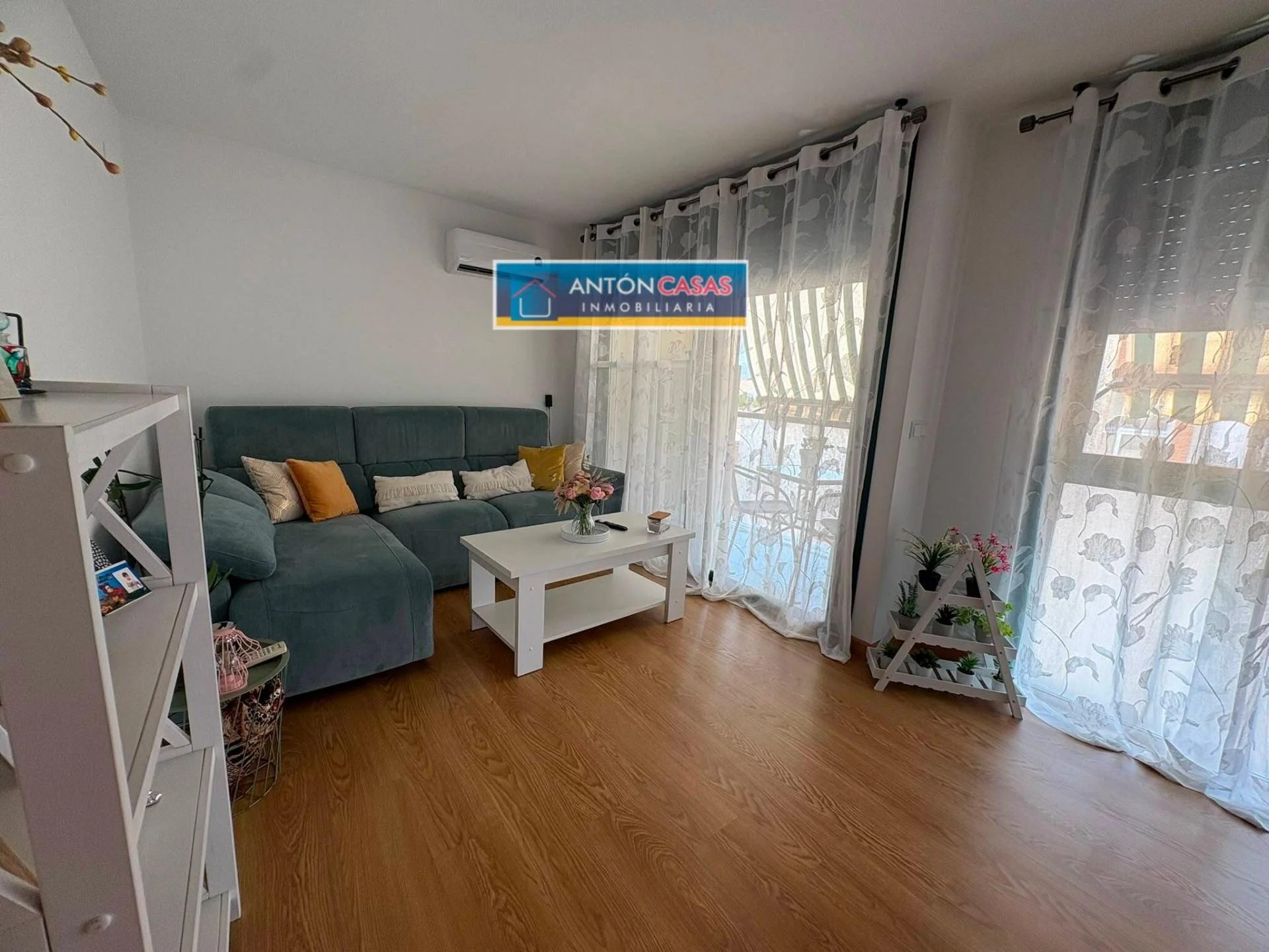 Furnished Monforte flat with communal pool