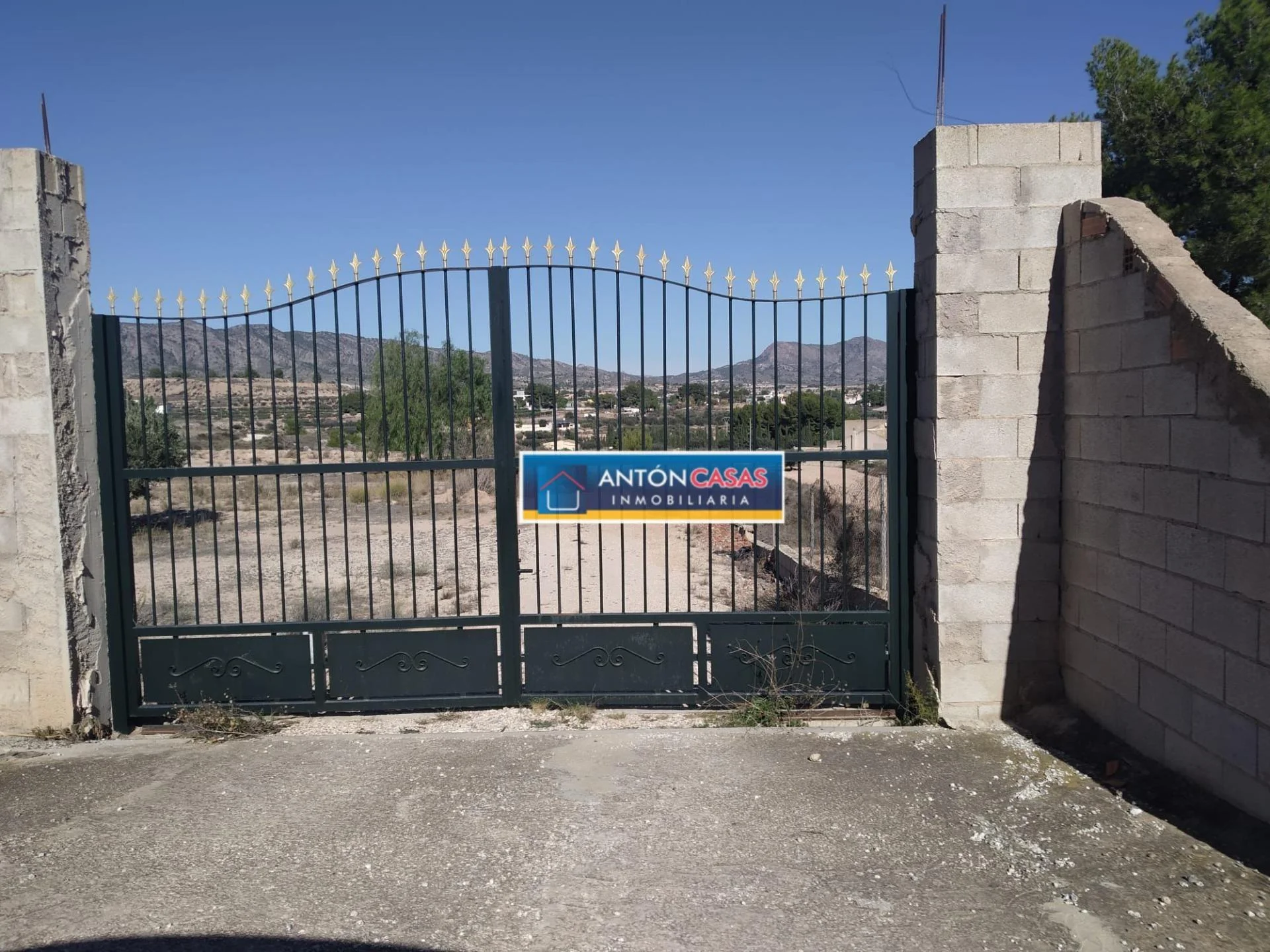 Rural Monóvar plot with 200 m² buildability