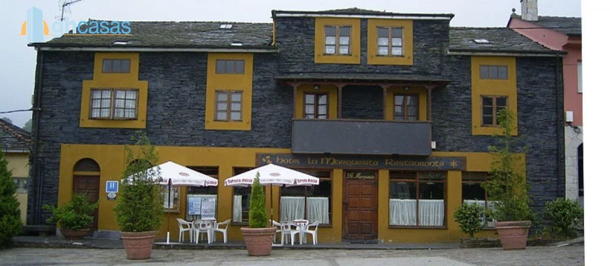 Rural hotel with eight ensuite rooms