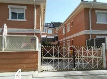 Central Algete garage with 24 m²