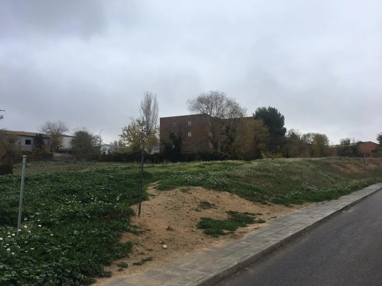 Terreno urbano residencial de 5.318 m²