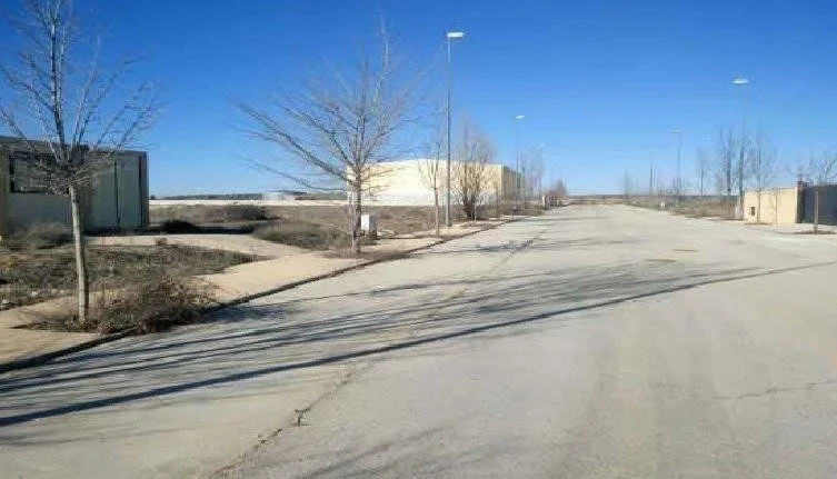 Urban industrial plot with 5,220 m² buildability