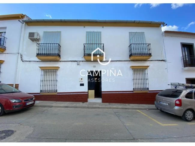 Central Beas house with four apartments