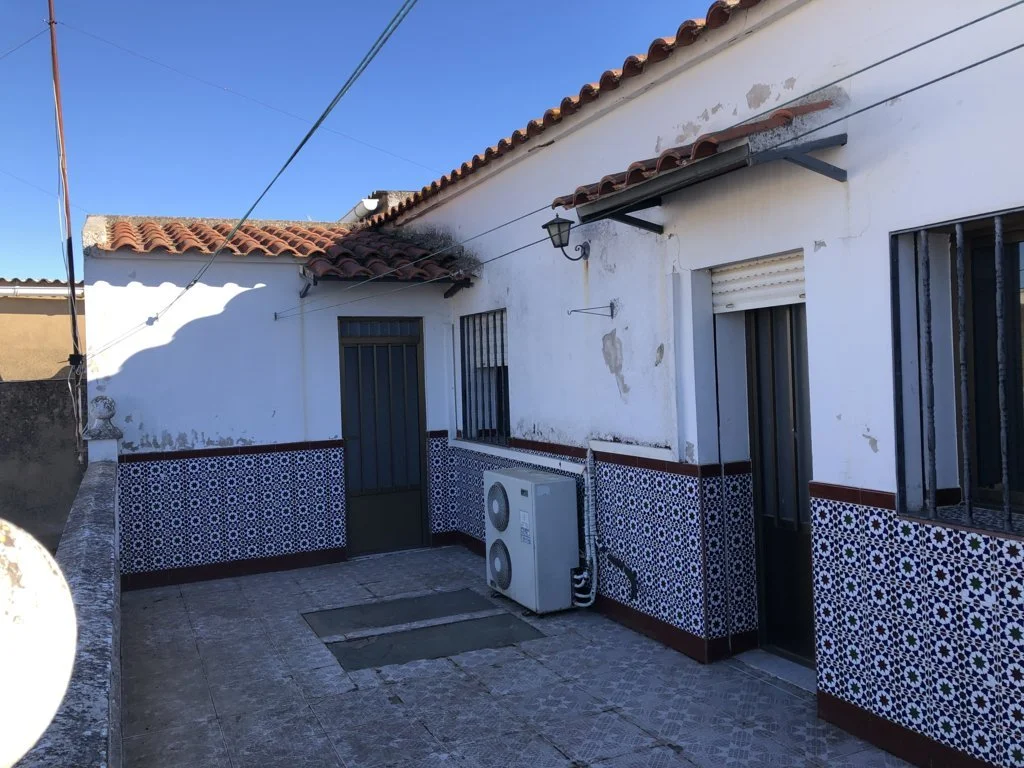 Two-storey townhouse, four-bedroom investment